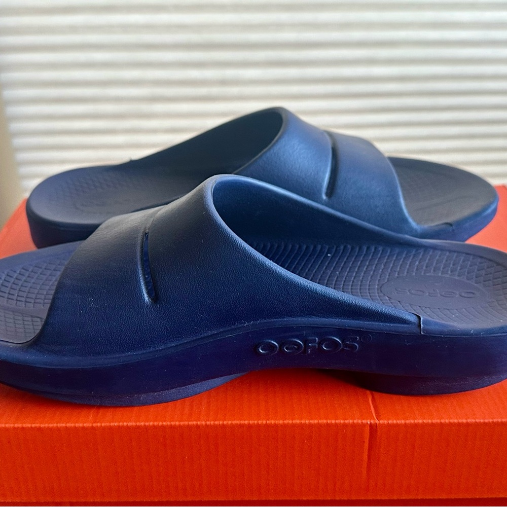 OOFOS Navy Comfort Unisex Slides - Picture 6 of 9